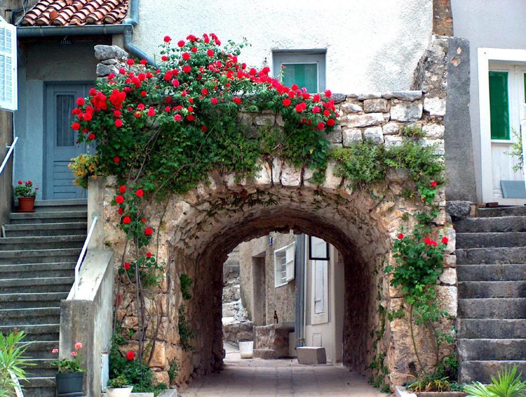 Hotel Adriatic Omisalj ภายนอก รูปภาพ