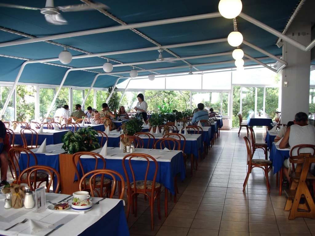 Hotel Adriatic Omisalj ภายนอก รูปภาพ