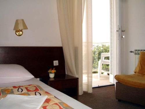 Hotel Adriatic Omisalj ภายนอก รูปภาพ