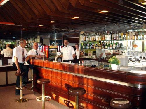 Hotel Adriatic Omisalj ภายนอก รูปภาพ