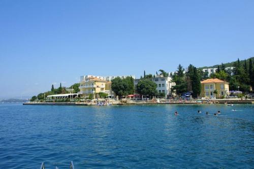Hotel Adriatic Omisalj ภายนอก รูปภาพ