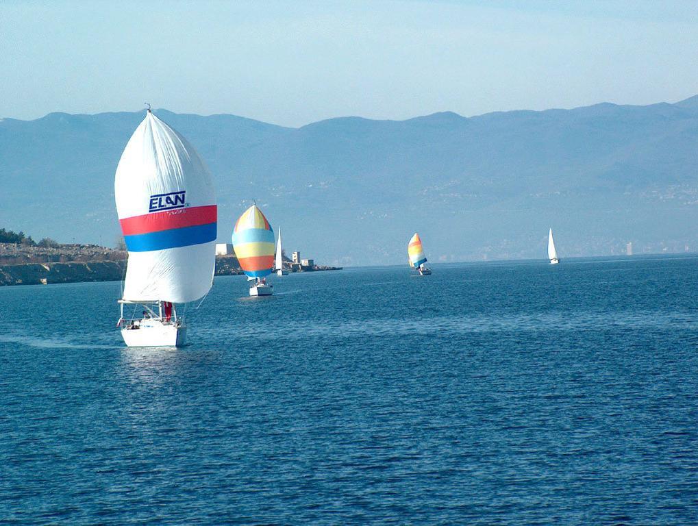 Hotel Adriatic Omisalj ภายนอก รูปภาพ